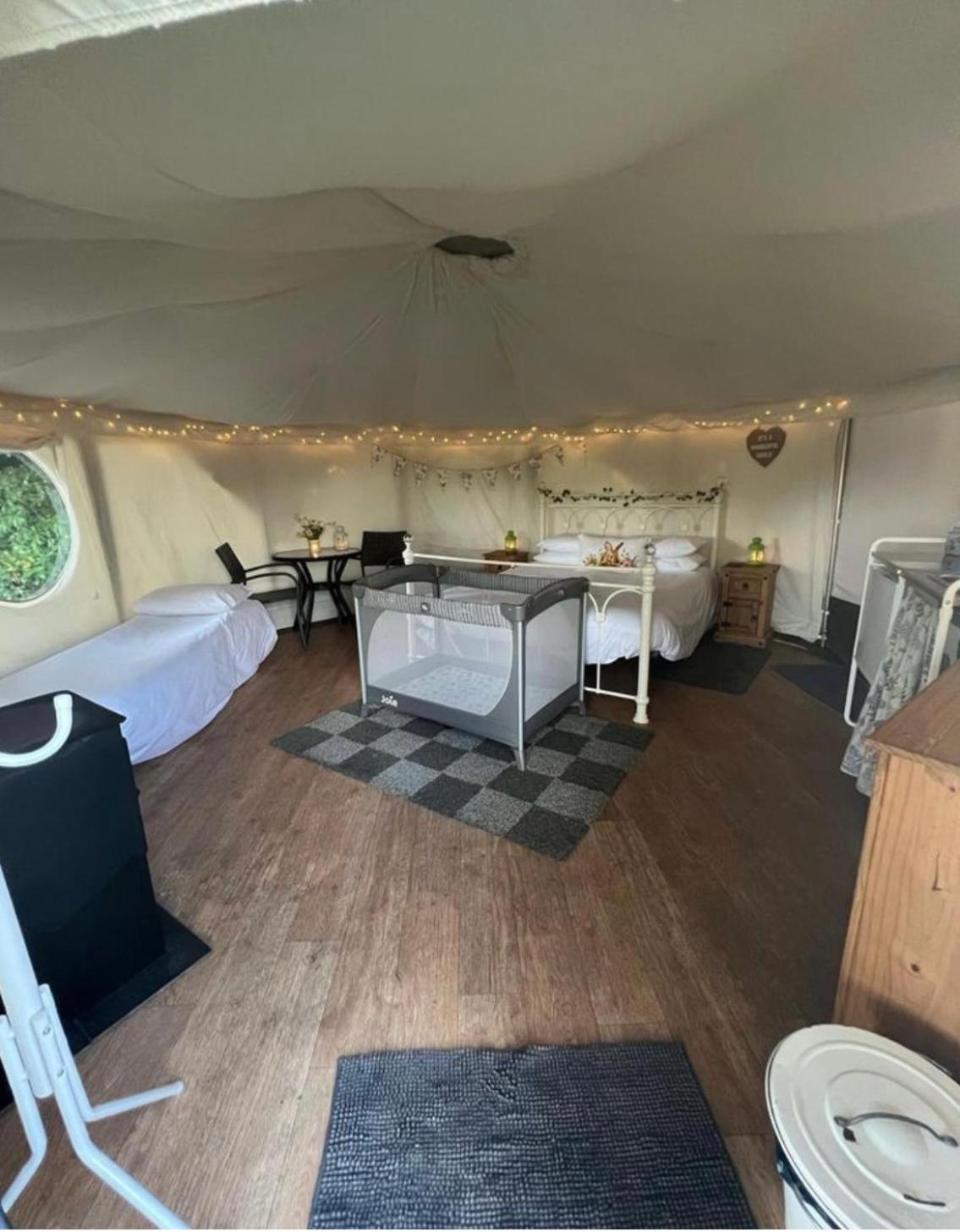 Old Dairy Farm Glamping Hotel Emsworth Bagian luar foto