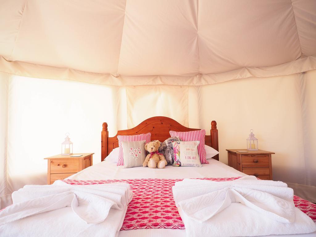Old Dairy Farm Glamping Hotel Emsworth Bagian luar foto