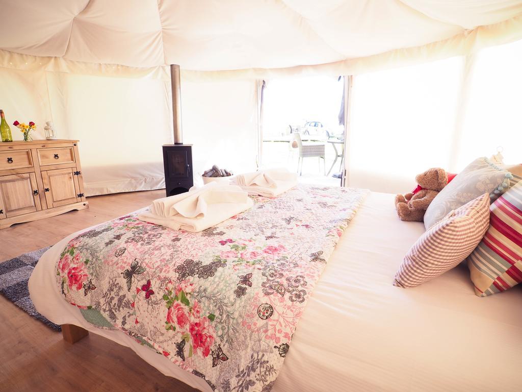 Old Dairy Farm Glamping Hotel Emsworth Bagian luar foto