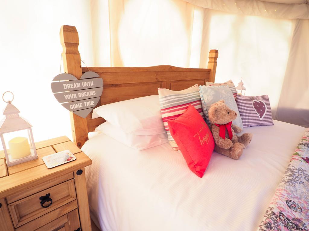 Old Dairy Farm Glamping Hotel Emsworth Bagian luar foto