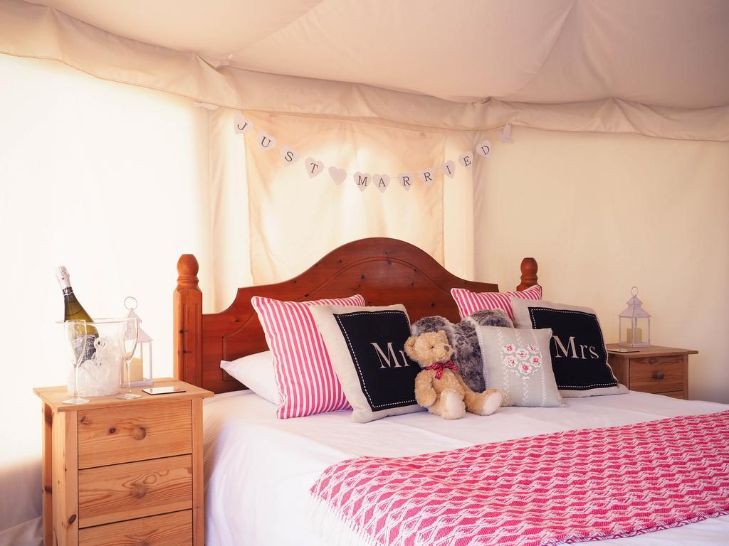 Old Dairy Farm Glamping Hotel Emsworth Bagian luar foto
