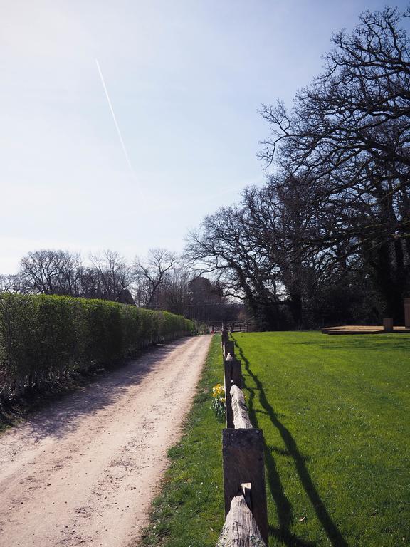 Old Dairy Farm Glamping Hotel Emsworth Bagian luar foto