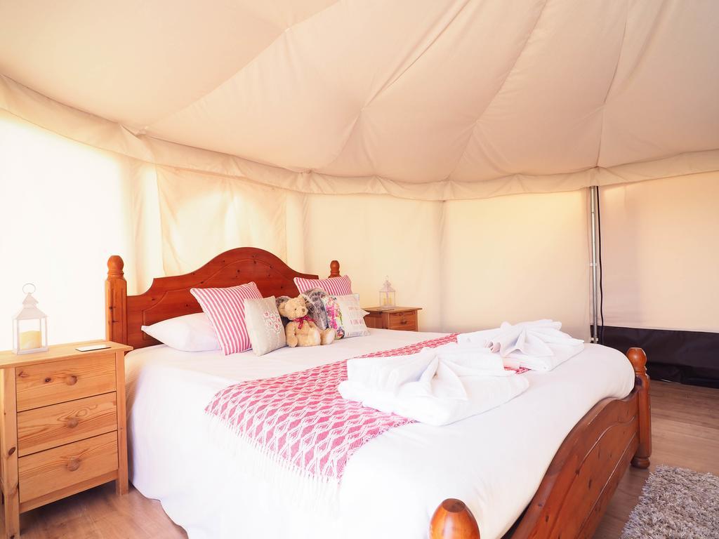 Old Dairy Farm Glamping Hotel Emsworth Bagian luar foto